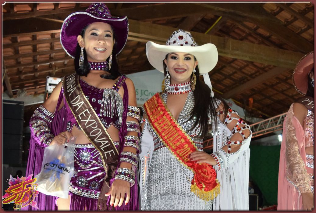 DESFILE DA RAINHA DA EXPOVALE 2019